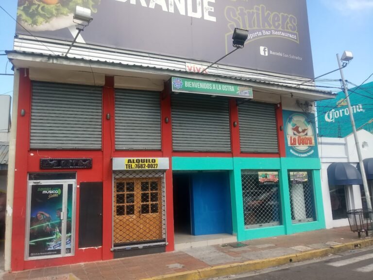 La Ostra Karaoke Video Bar – San Salvador