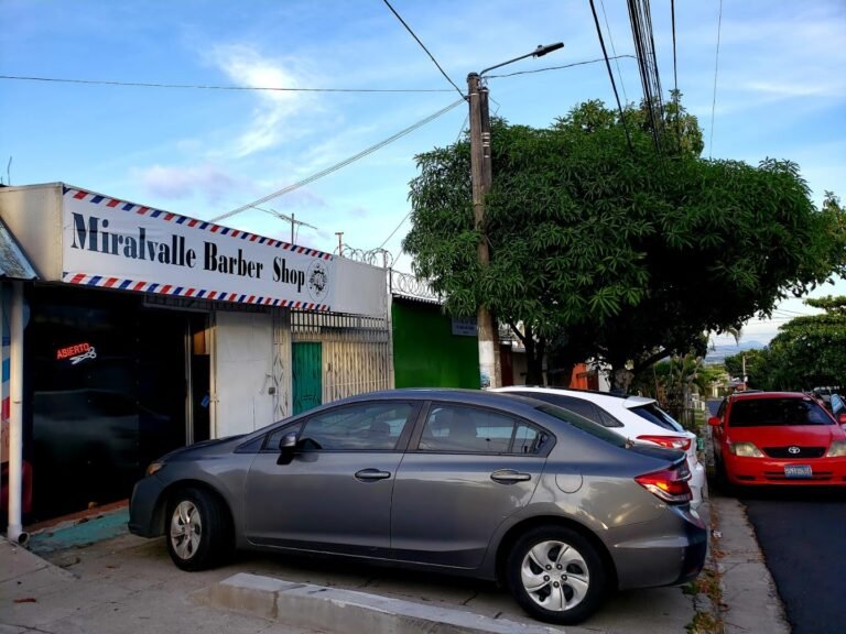 Miralvalle Barber Shop – San Salvador